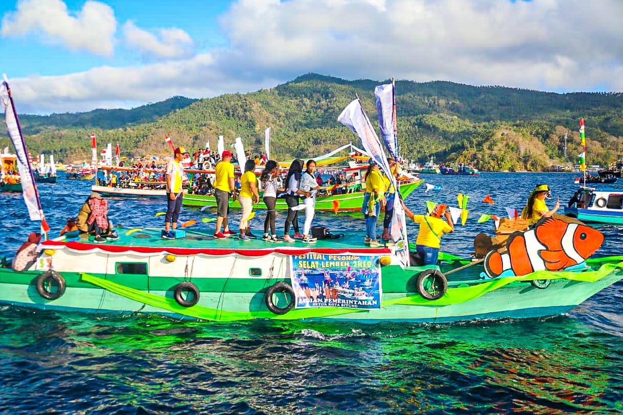Terpikat Pesona Wisata Bahari Selat Lembeh