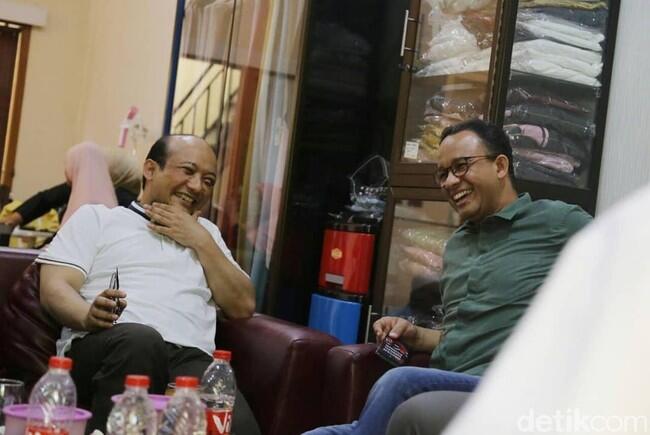 Novel Bela Anies dengan Serempet Jokowi