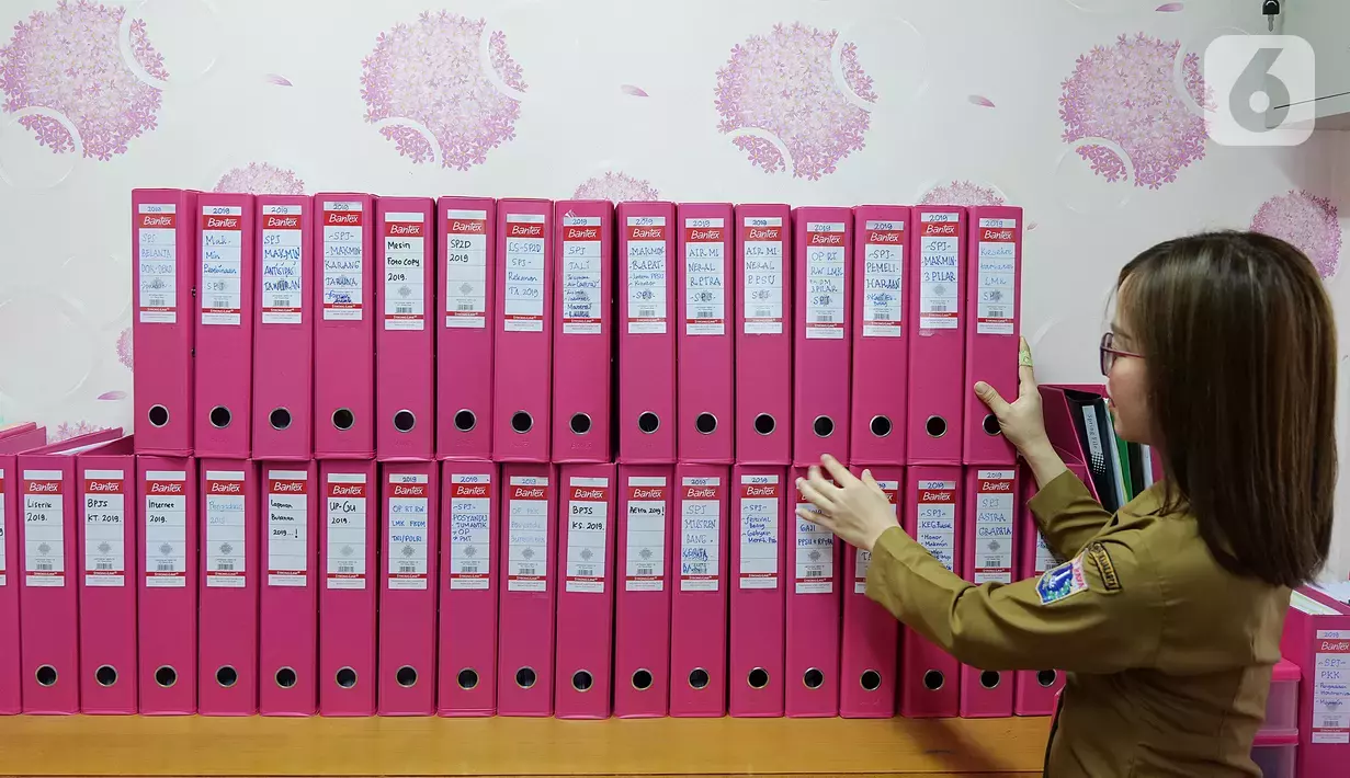 Unik Gan! Ruang Kerja PNS di Kelurahan Rawa Bunga Ini Serba Pink