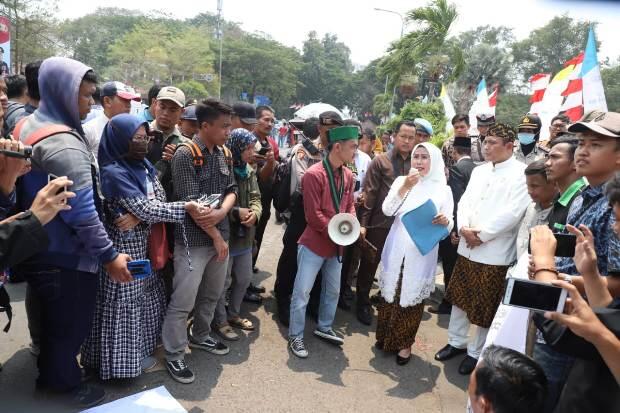Hadapi Demonstran, Bupati Serang Jawab Semua Tuntutan
