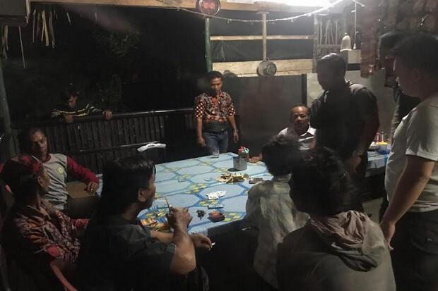 Oknum Kades di Merangin Tertangkap Asyik Berjudi Bersama Warga