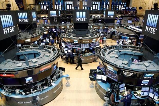 Wall Street Turun Tajam Saat AS Berlakukan Pembatasan Visa Bagi Pejabat China