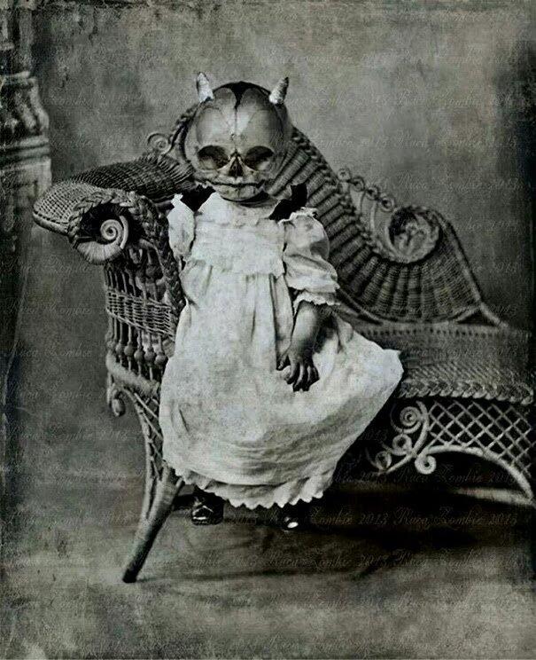 Kuat nggak sama kostum haloween jadul ini?