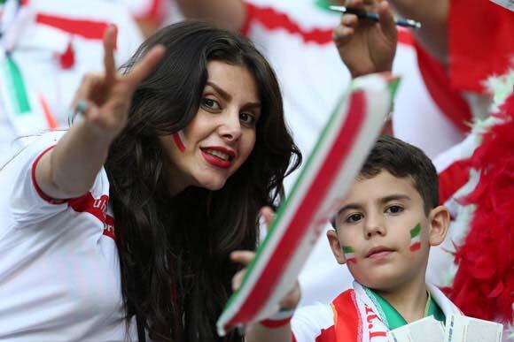 Iran Akhirnya Izinkan Perempuan Tonton Sepak Bola di Stadion