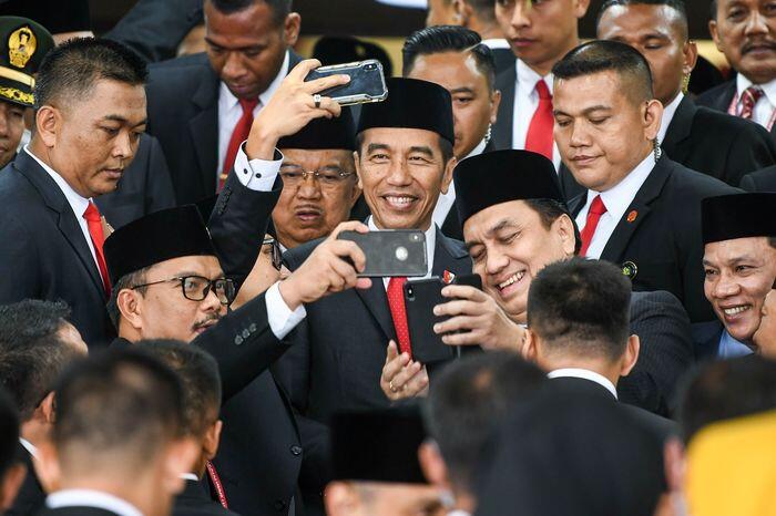 Oposisi masuk kabinet Jokowi jilid II? Nanti dulu