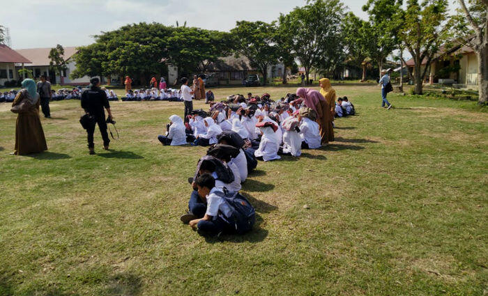 Para pelajar di Aceh ikuti simulasi gempa dan tsunami