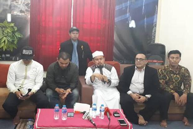 PA 212 Siapkan 100 Pengacara untuk Ustaz Bernard
