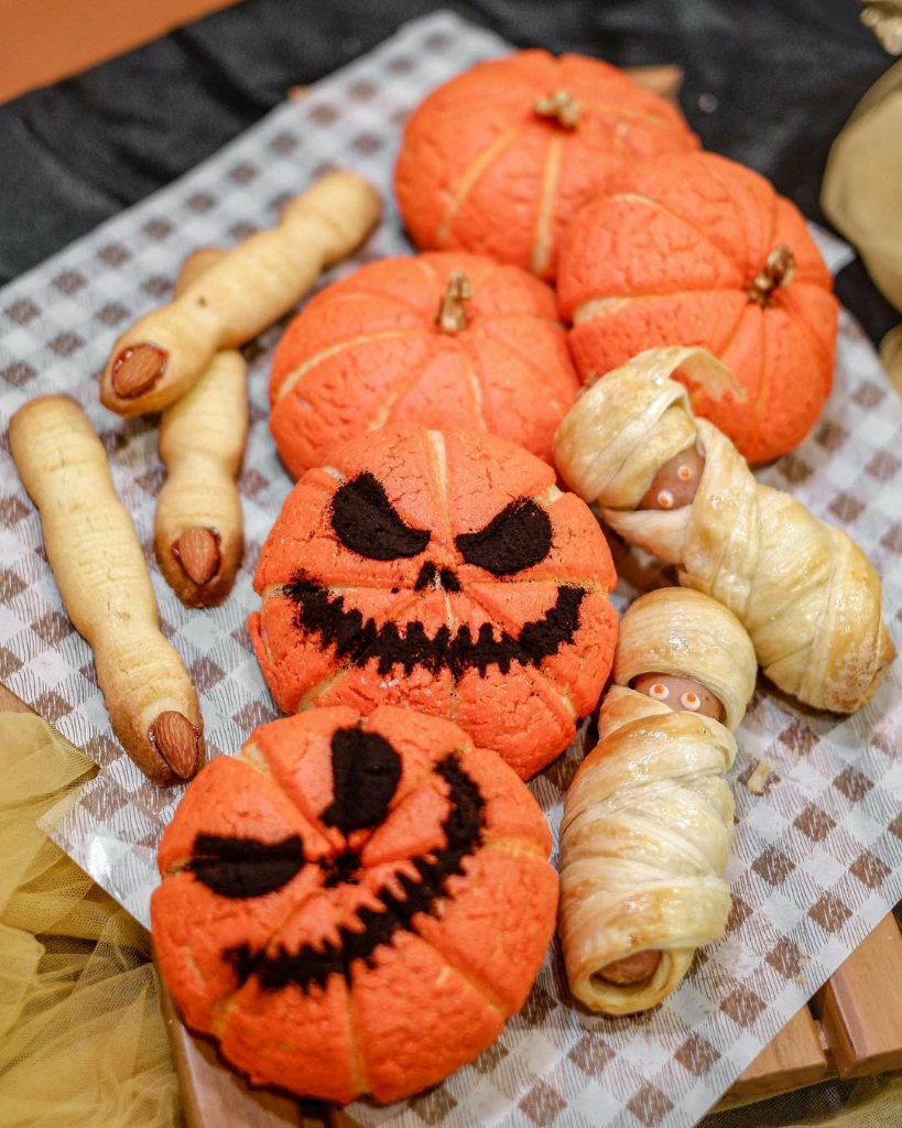 Donat dan Roti Helloween