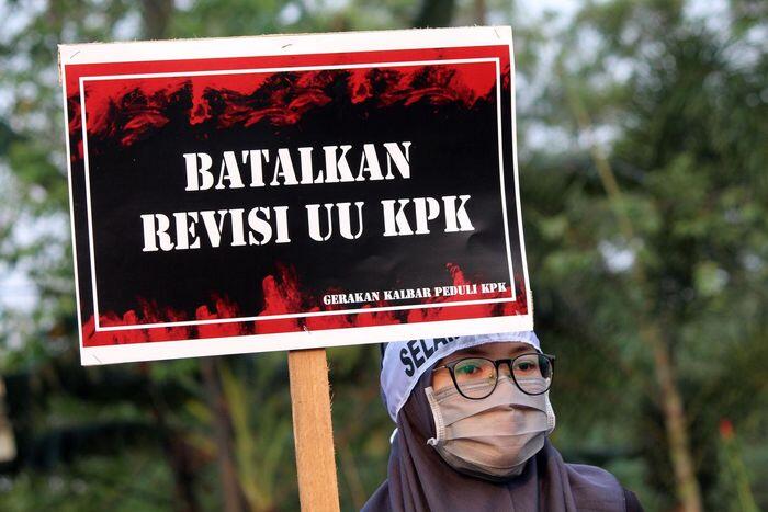 Demo mahasiswa saat pelantikan Jokowi ditentang banyak pihak