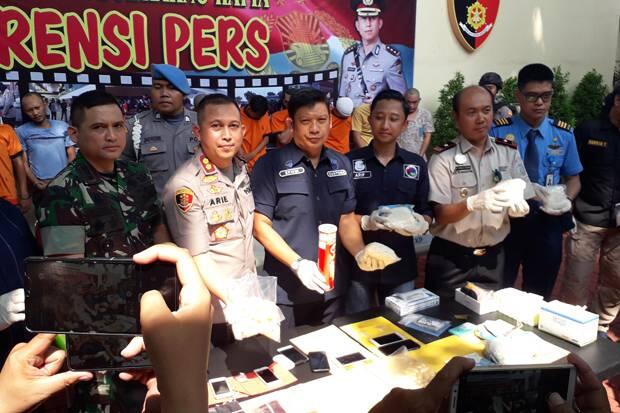 Bea Cukai Bandara Soetta Tegaskan WNA Boleh Bawa Miras 1 Liter