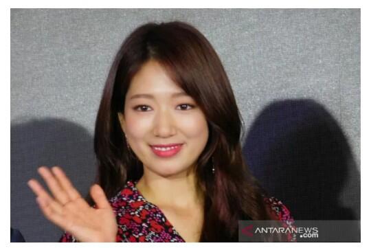 Park Shin-hye sapa penggemar di Jakarta