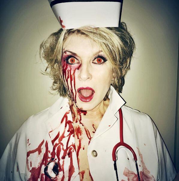 Kostum haloween ala artis