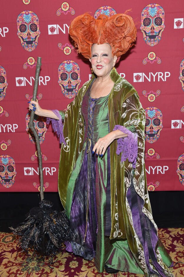 Kostum haloween ala artis
