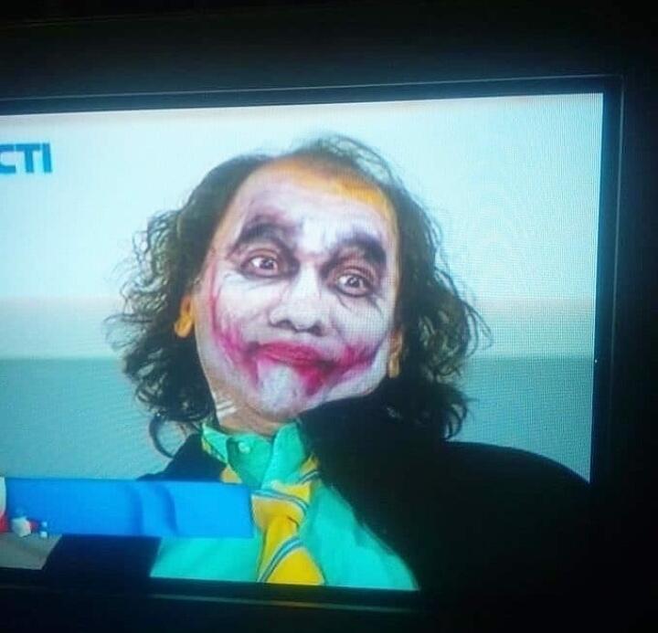 Demam Joker! 6 Cosplay Joker Paling Lucu Yang Bakal Bikin GanSis Ketawa Guling-guling