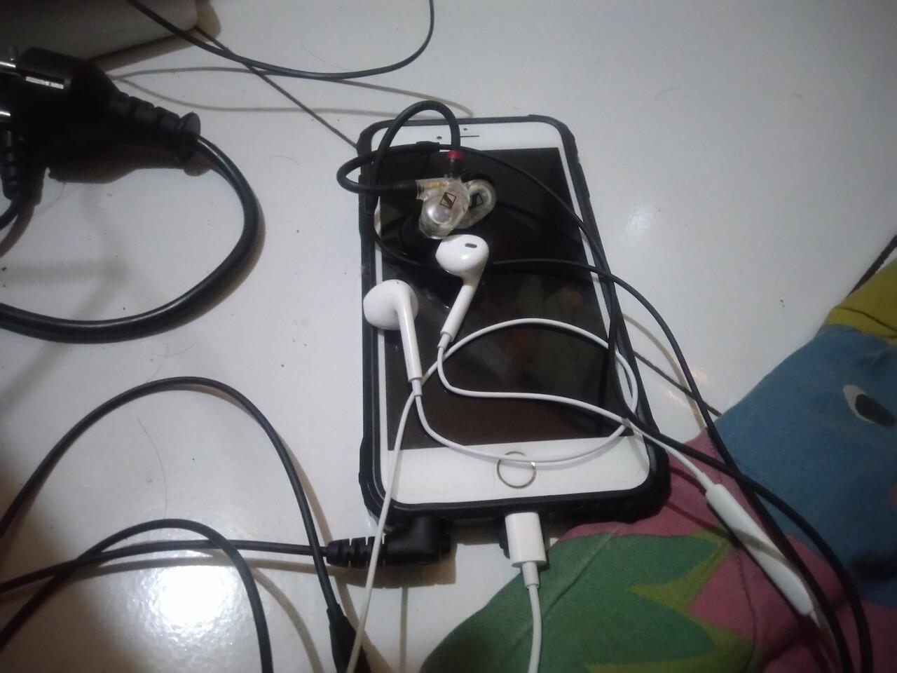 Apple earpods vs Sennheiser ie40 pro buktiin klaim Apple