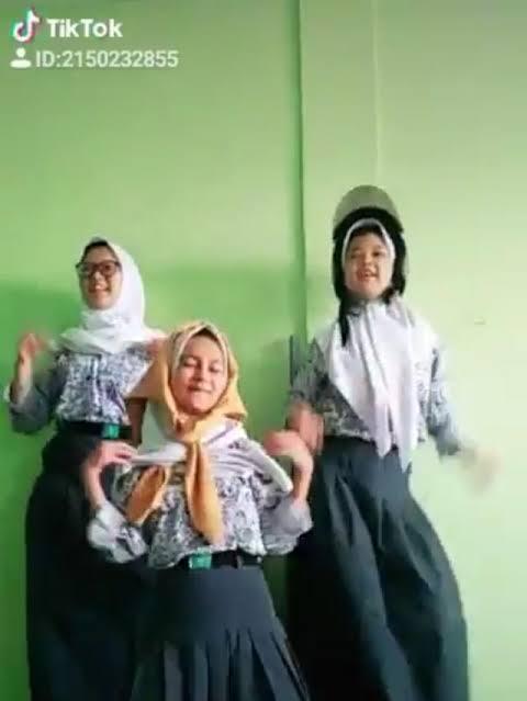 Dibalik lagu "Entah Apa yang Merasukimu"
