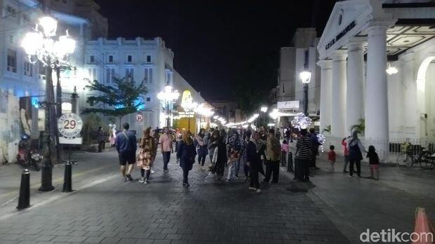 Uji Coba Car Free Night di Kota Tua Semarang, Kamu yang Hobi Berfoto Boleh Coba!