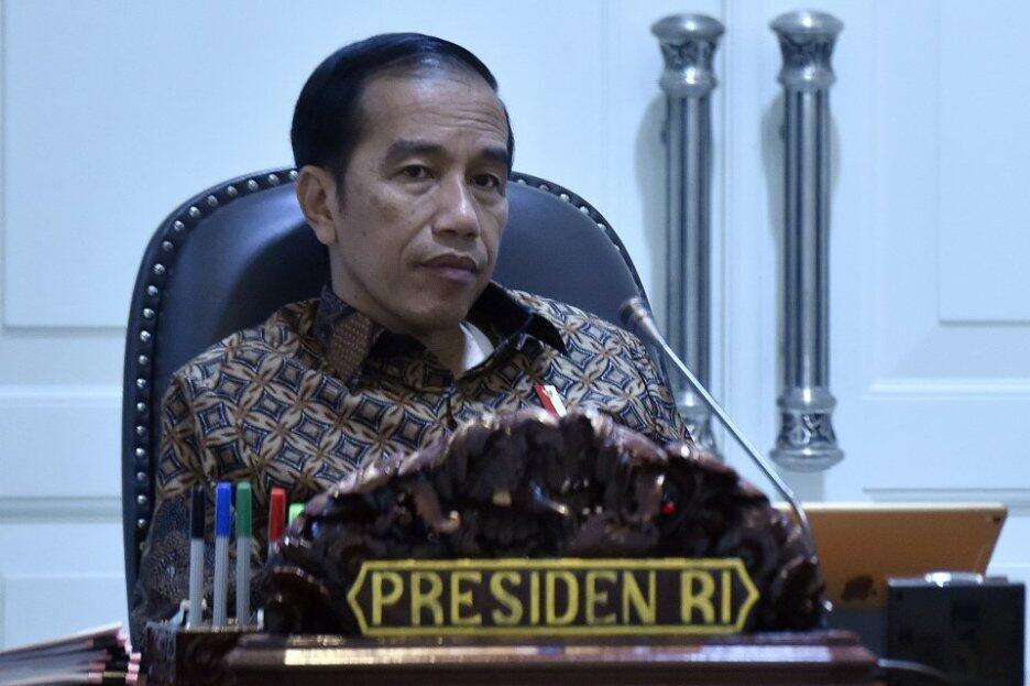 Jika Saya Jokowi : I Don't Sign What I Read, Yet