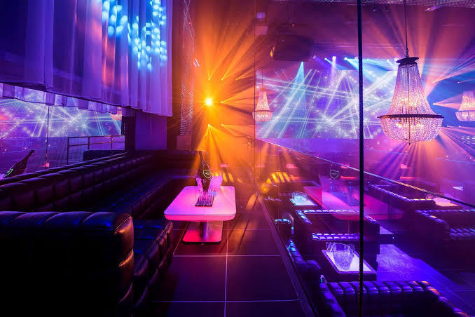 Clubbing (as Habit): What Do You Expect?