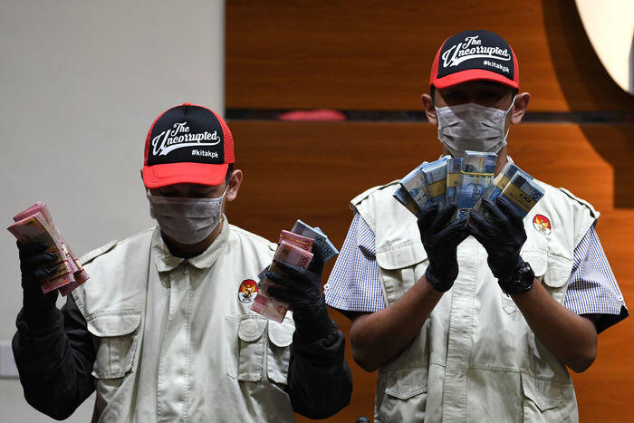 Giliran wali kota Medan Dzulmi Eldin terjaring OTT
