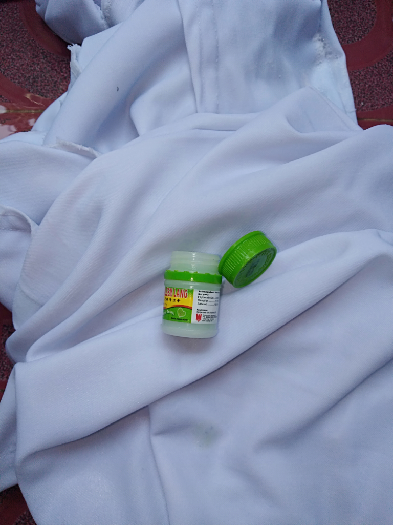 Luar Biasa! Hanya dengan Sisa Sabun Mandi dan Balsem Noda Tinta Hiang