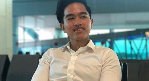 Sudah Pakai Kemeja Putih, Kaesang Nunggu Telepon dari Jokowi