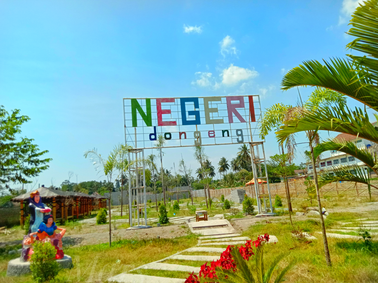 Mengelilingi Wisata Negeri Dongeng