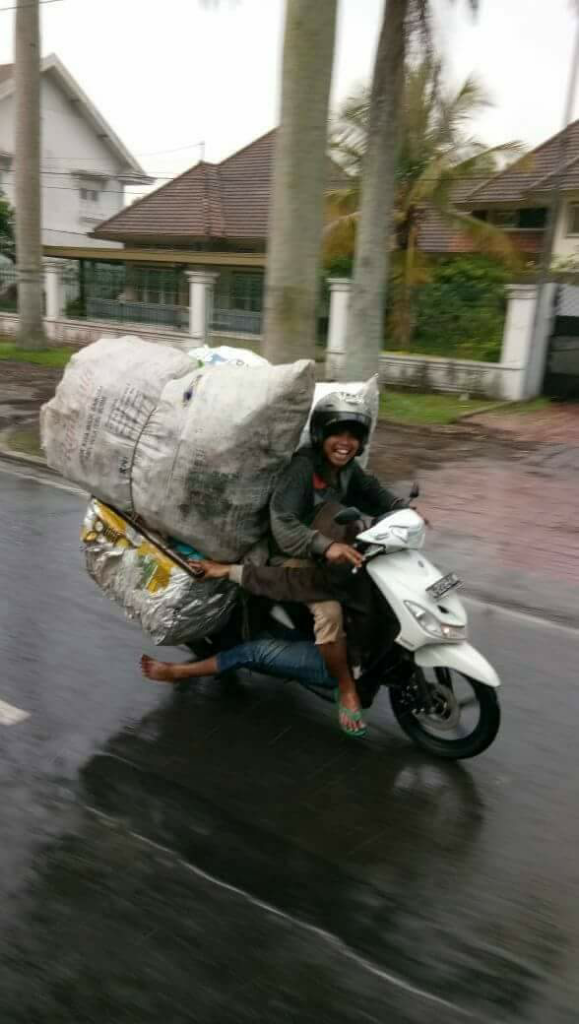 Kocak! Potret Koplak di Jalanan Ini Nyeleneh Banget, Bikin Ngakak Gan