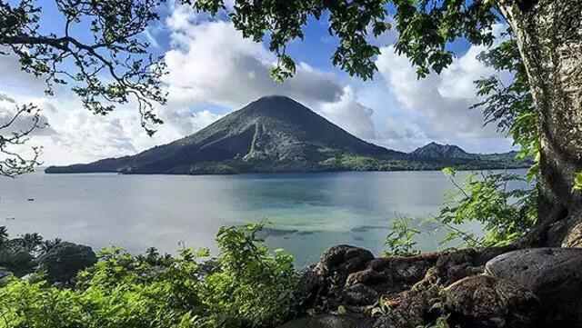 Wajah Baru Pembawa Harapan Laut Maluku