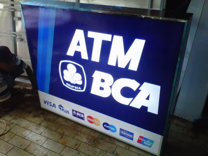 Advertaising ( huruf timbul, neon box, sendbox, bill board) di Bandung