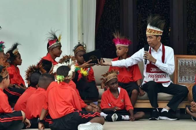 Orang Papua di Kabinet Jokowi Buktikan Apa?