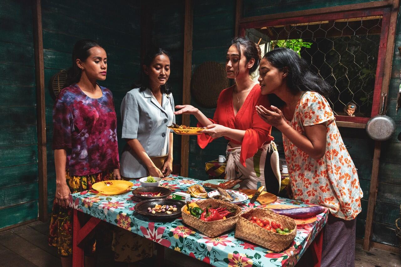 Food Lore, Kisah Hubungan Manusia di Balik Seporsi Terong Balado, Hanya di HBO!