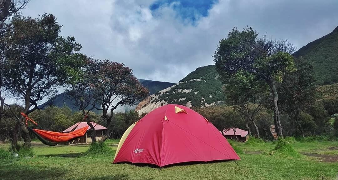 Pendakian Gunung Papandayan dari Jakarta dengan Transportasi Umum