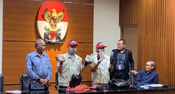 Periode baru presiden dan wakil presiden, Banyak PR bung!