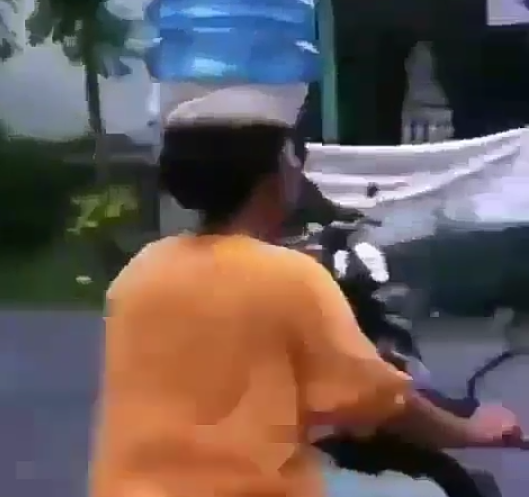 Siapa yang Meremehkan 'The Power Of Emak-emak?' Lihat Video Ini dan Jangan Kaget!