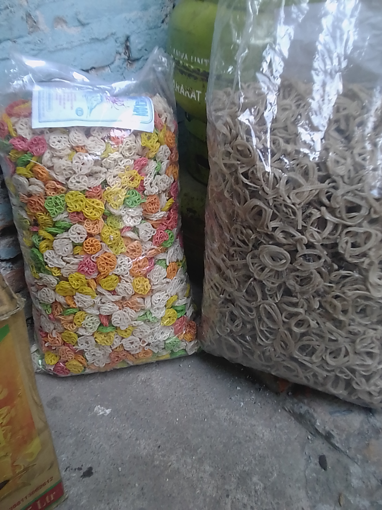 Pengusaha Krupuk Tangguh Itu Bapakku