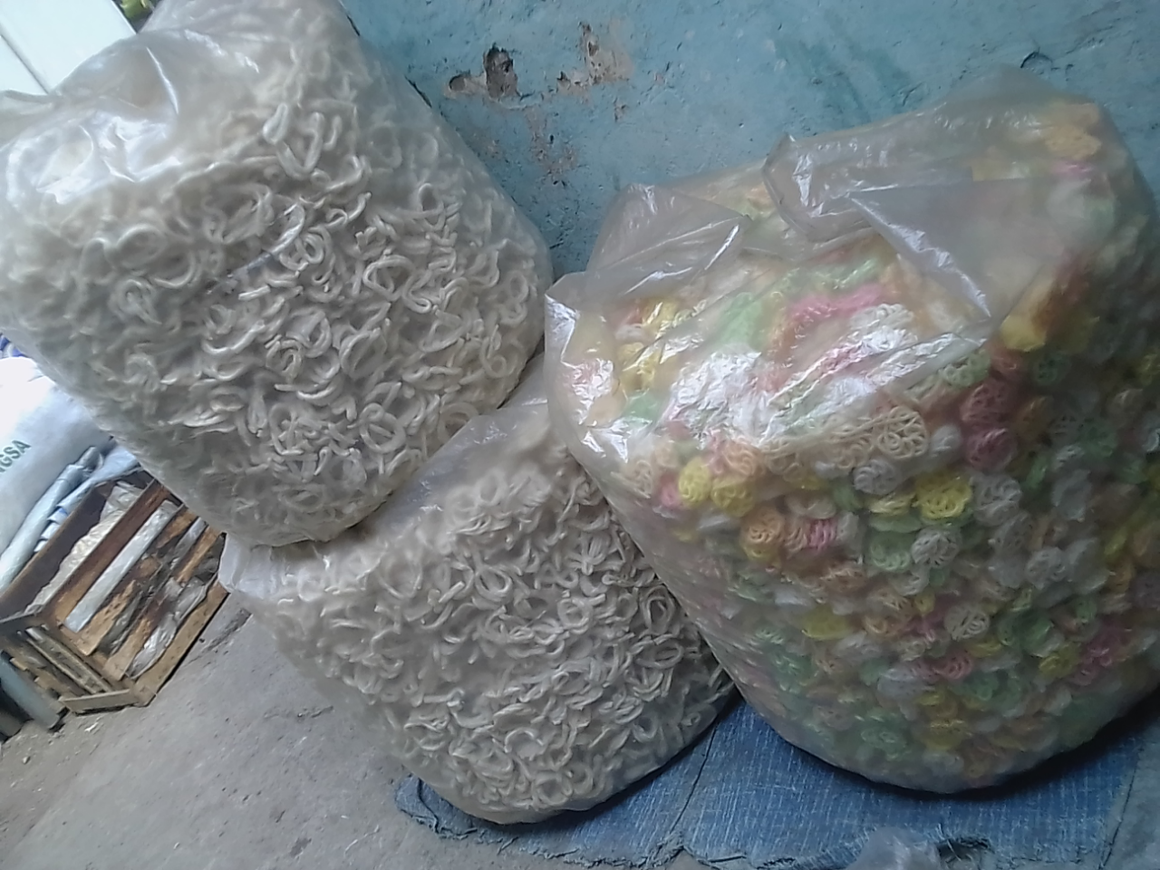 Pengusaha Krupuk Tangguh Itu Bapakku