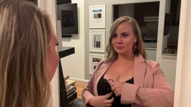 Wanita Ini Memasang Kamera Tersembunyi Di Bra, Buat Apa Sih?