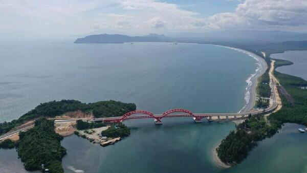 Jalan Panjang Jembatan Holtekamp yang akan Diresmikan Jokowi