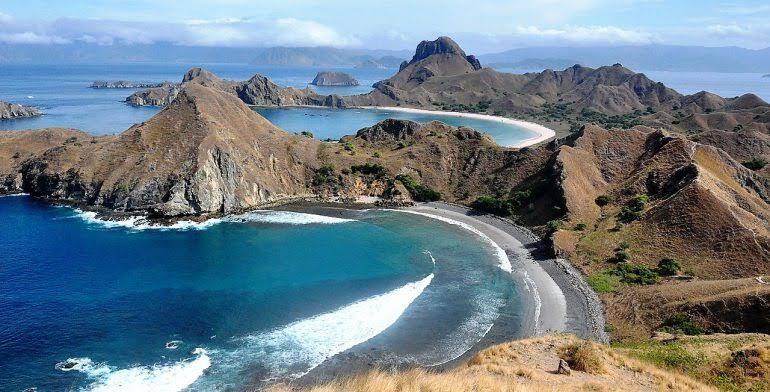 Pulau Komodo Ditutup Sementara dan Dijadikan Wisata Premium, Why Not?