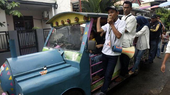 Pemilik Odong &ndash; Odong Surati Walkot Jaktim Perihal Pelarangan Beroperasi