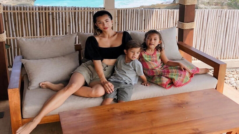 Hot Mom Istri Irfan Bachdim, Masih Langsing Bak Gadis
