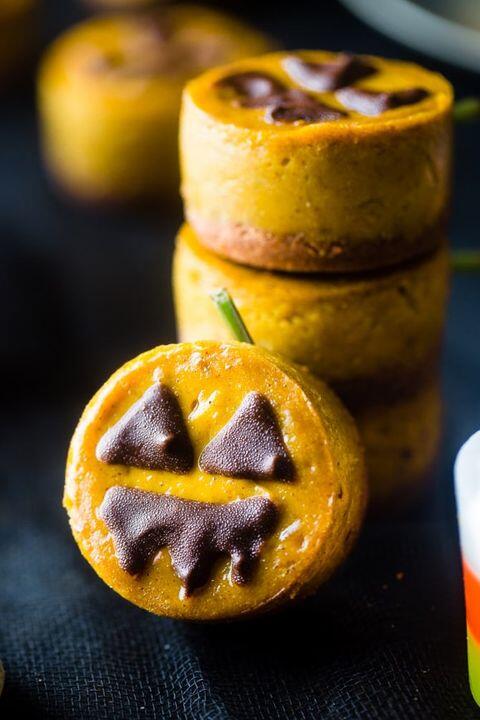 Bikin Ngiler! Aneka Kue Labu Helloween yang Patut Agan Coba, No.8 Ada Kucingnya