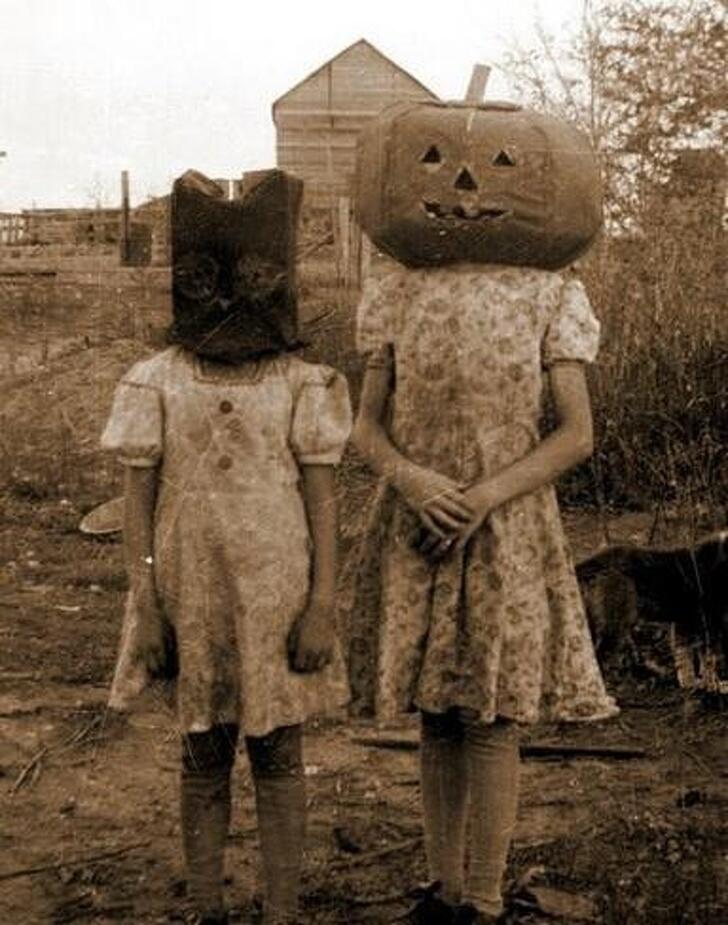 Asli Creepy! Begini Kostum Halloween Zaman Baheula