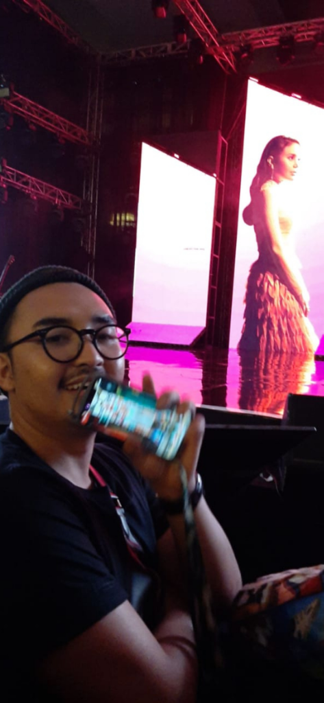 Pelajaran Berharga Konser Rossa Tegar 2.0 Bandung : Ngefans Tuh Harus All Out Gan!