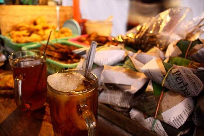 10 Angkringan di Jogja yang Enaknya Ngangenin