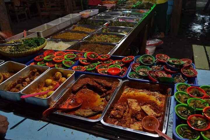 10 Angkringan di Jogja yang Enaknya Ngangenin