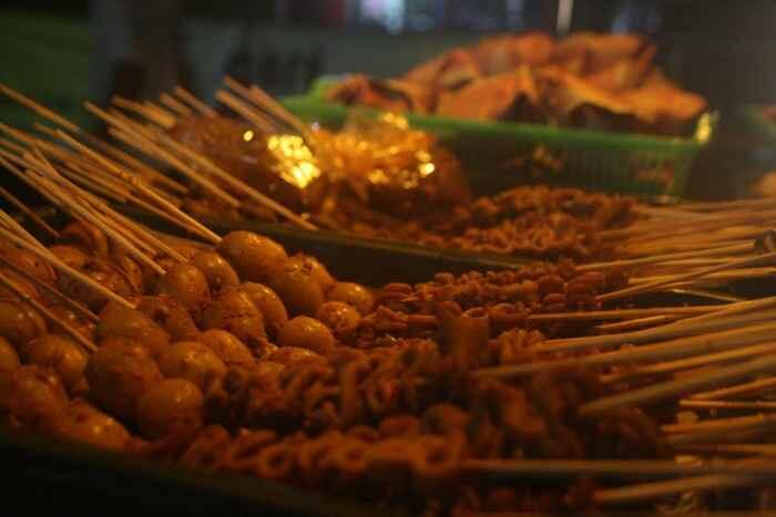 10 Angkringan di Jogja yang Enaknya Ngangenin