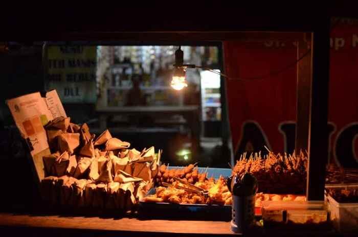 10 Angkringan di Jogja yang Enaknya Ngangenin