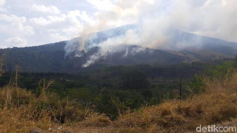 Gunung Ciremai Kembali Terbakar, 75 Hektare Lahan Hutan Dilalap Api